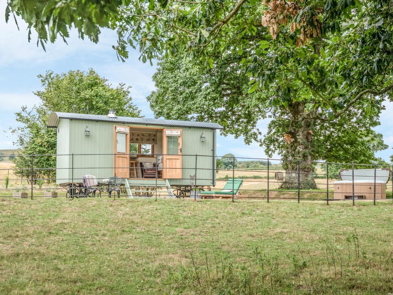 Padarn'S Hut Βίλα Llanbadarn Fynydd Εξωτερικό φωτογραφία